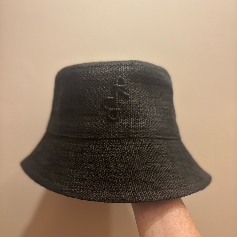 Versatile Black Bucket Hat with Textured Fabric